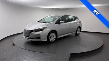 2025 NISSAN LEAF
