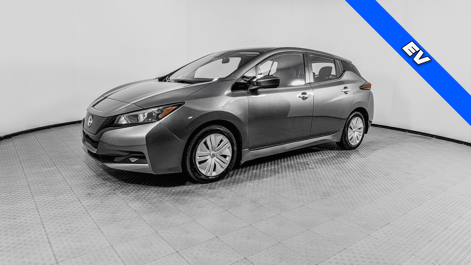 2025 NISSAN LEAF