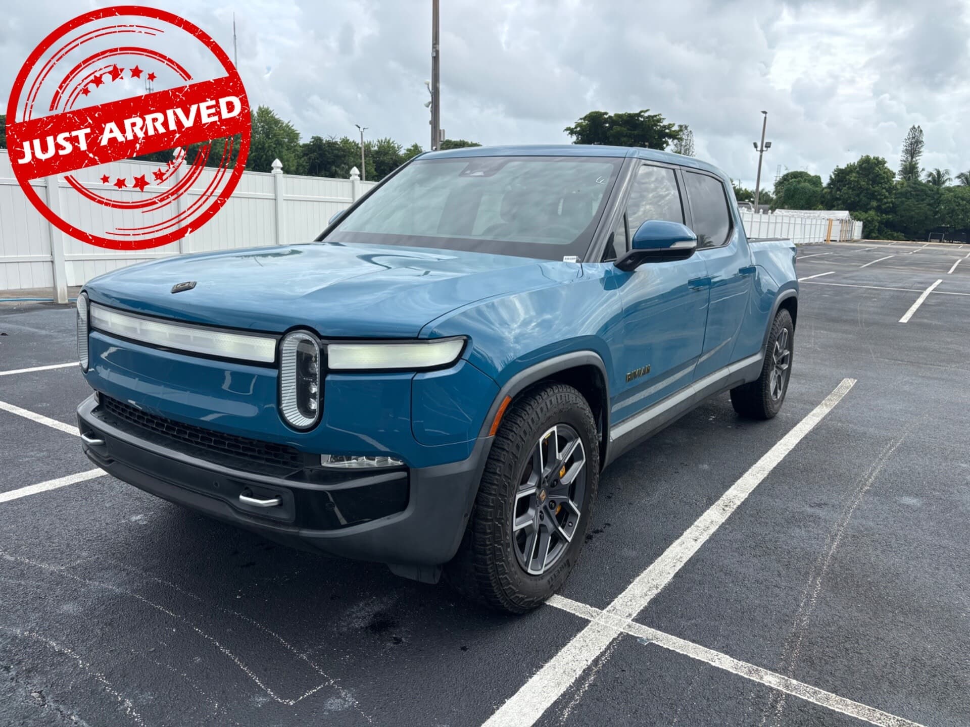 2022 RIVIAN R1T